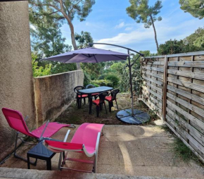 Quiet studio with terrace near the sea